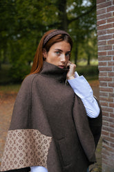 Attire Wool Cape Brown - LV