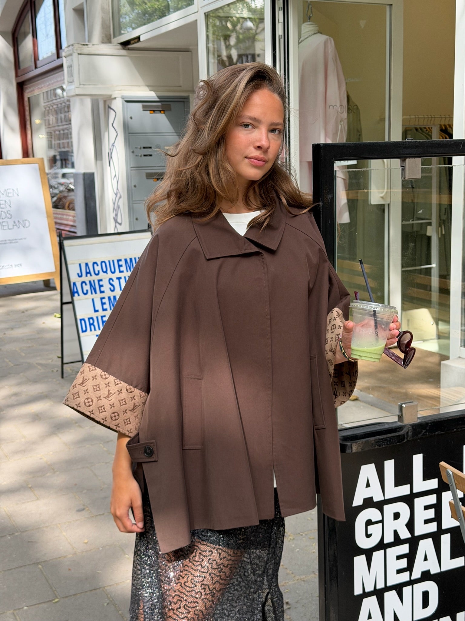 Attire cape brown