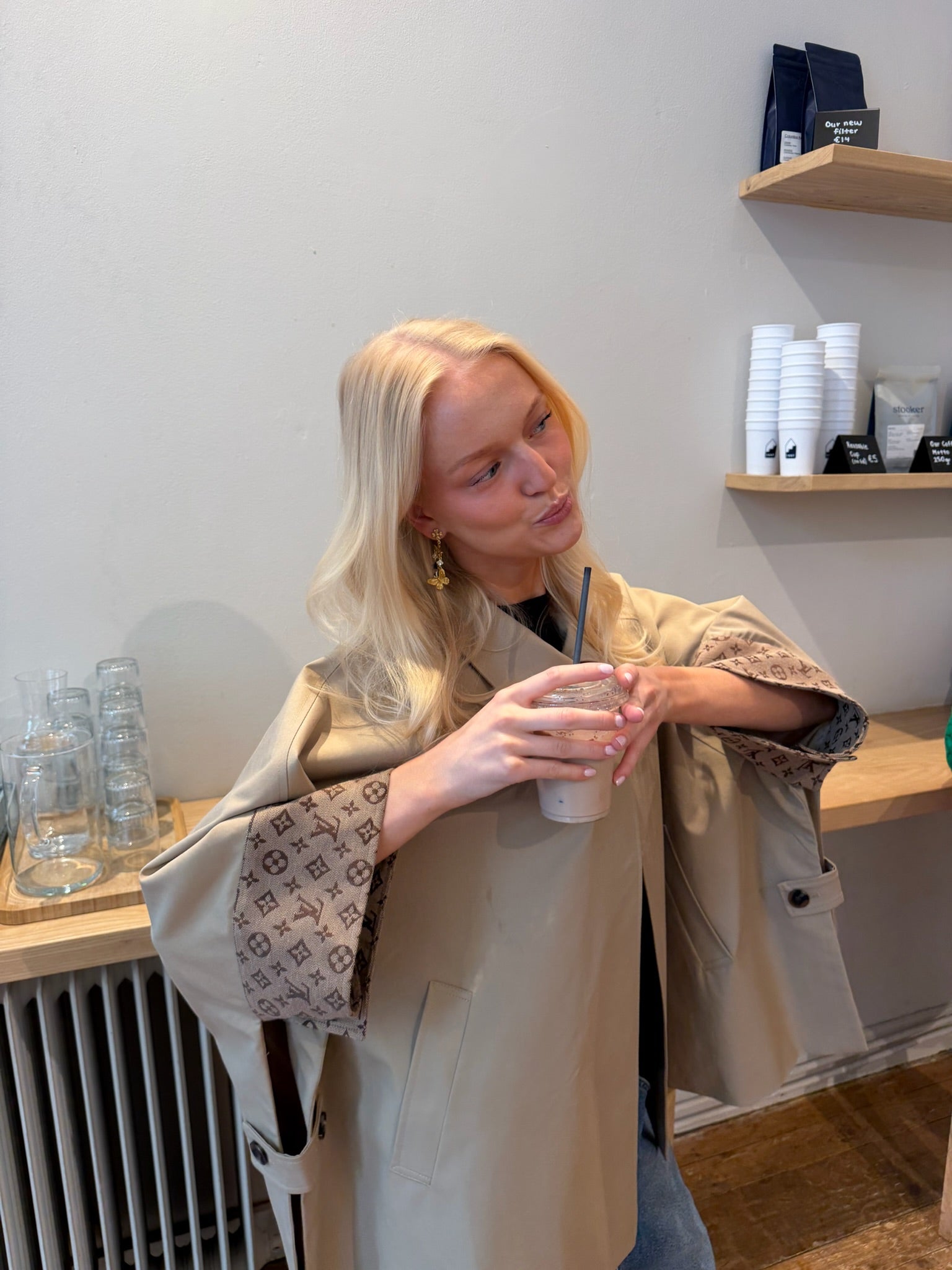 Attire cape beige