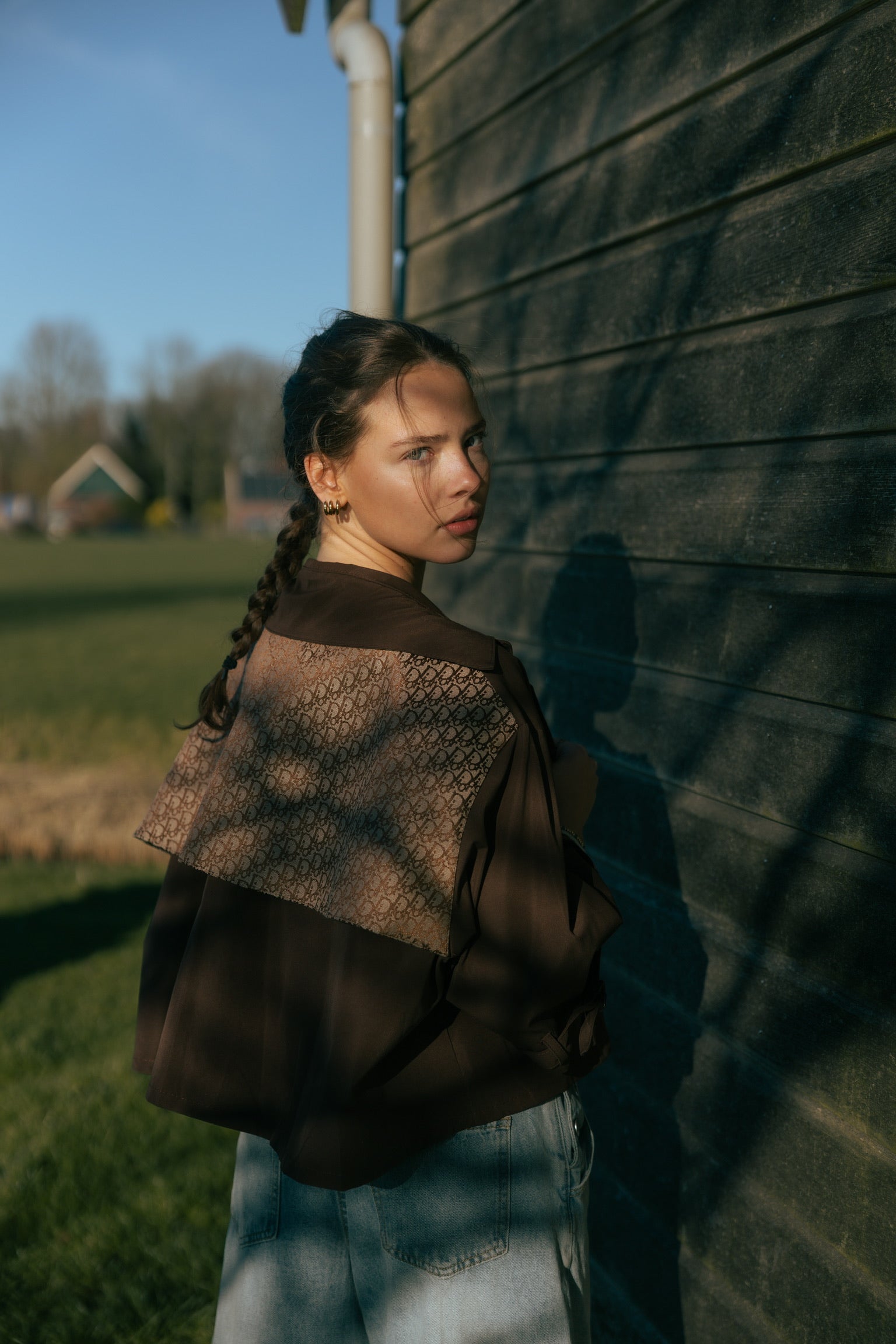 Attire cape brown